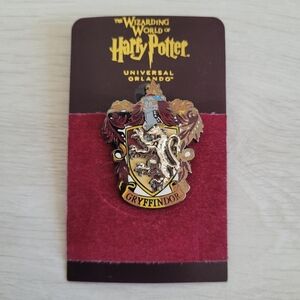 Harry Potter Gryffindor Crest Pin - Universal Studios